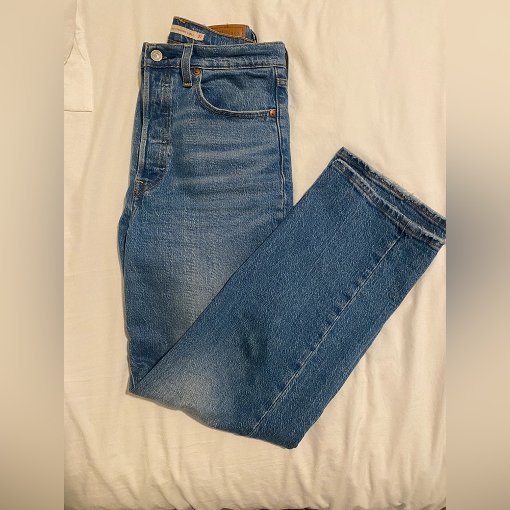 Levis